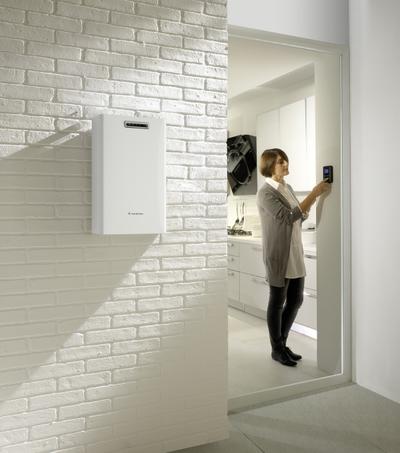 Hotpoint Next Outdoor 11 NG Vertical Tankless (instantaneous) Solo boiler system White